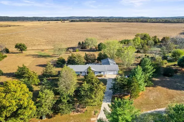 10495 Old Hwy Y Road, Mazomanie, WI 53560