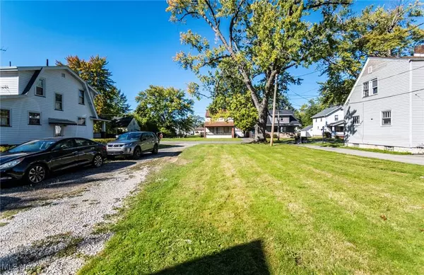 577 Belvedere AVE NE, Warren, OH 44483