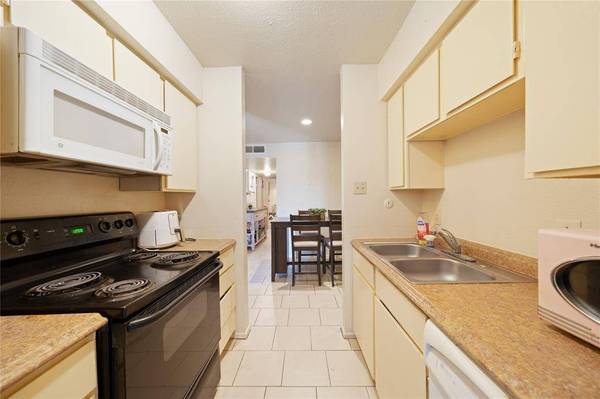 12500 Sandpiper DR #205, Houston, TX 77035