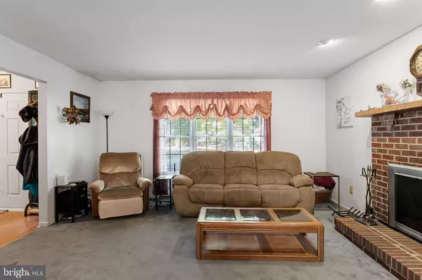 4 COOPER SKILL DR, Sicklerville, NJ 08081