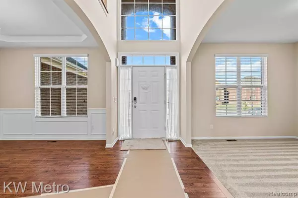 5124 RIDGE Lane, Warren, MI 48092