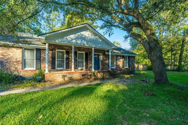 114 Retriever Ln, Summerville, SC 29485