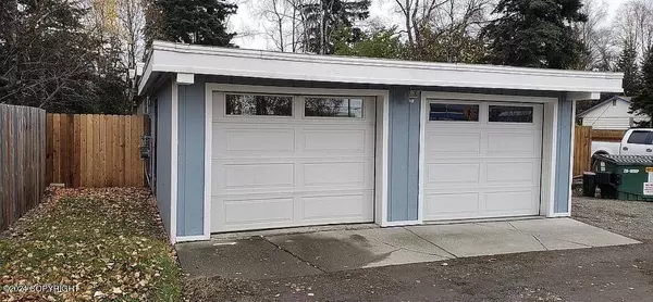 827 E Fireweed LN, Anchorage, AK 99508