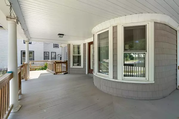 220 College AVE, Dekalb, IL 60115