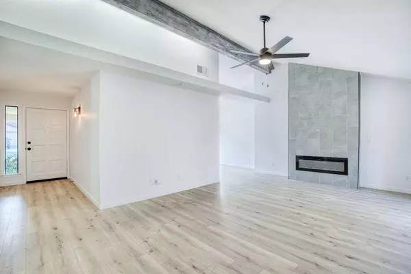 1876 E Niles Avenue, Fresno, CA 93720