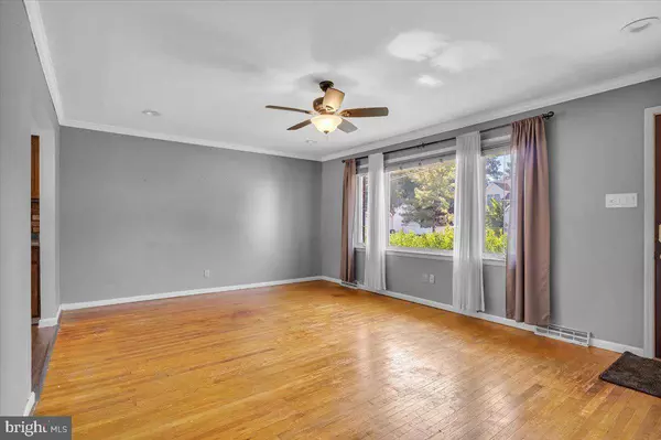 51 S LIPPINCOTT AVE, Maple Shade, NJ 08052