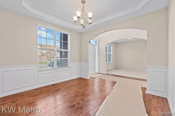 5124 RIDGE Lane, Warren, MI 48092