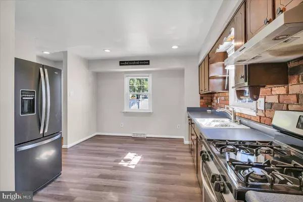 51 S LIPPINCOTT AVE, Maple Shade, NJ 08052