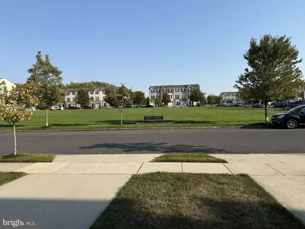 58 VILLAGE GREEN LN, Sicklerville, NJ 08081