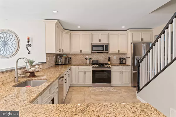 2302 HARTFORD DR, Glendora, NJ 08029