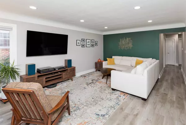 1709 Beaver Avenue, Des Moines, IA 50310