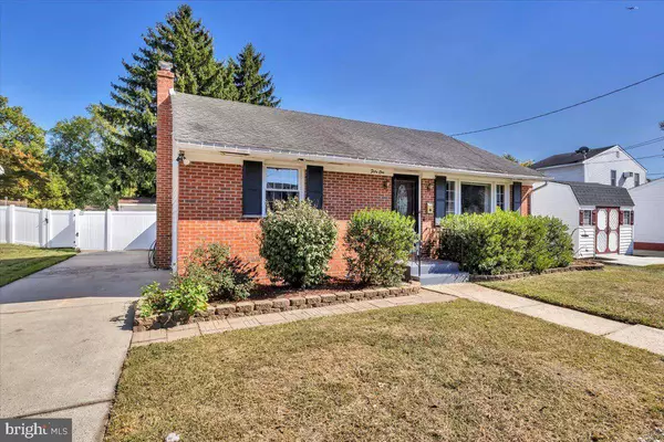 51 S LIPPINCOTT AVE, Maple Shade, NJ 08052