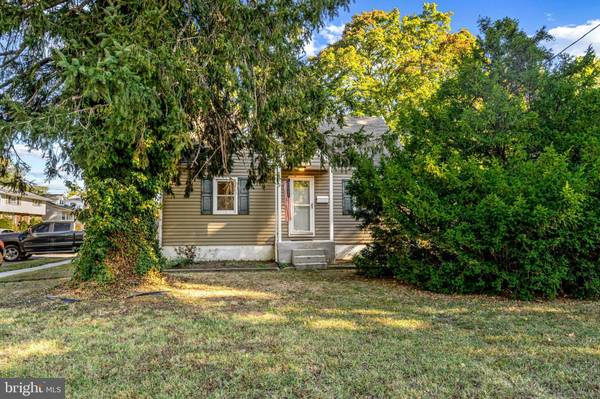 422 E ATLANTIC AVE, Laurel Springs, NJ 08021