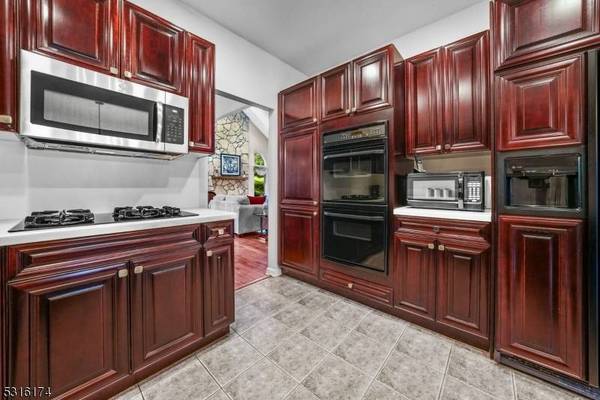 67 Wedgewood Dr, Montville Twp., NJ 07045