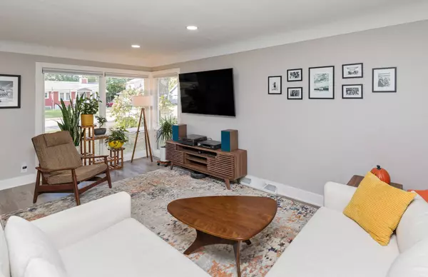 1709 Beaver Avenue, Des Moines, IA 50310