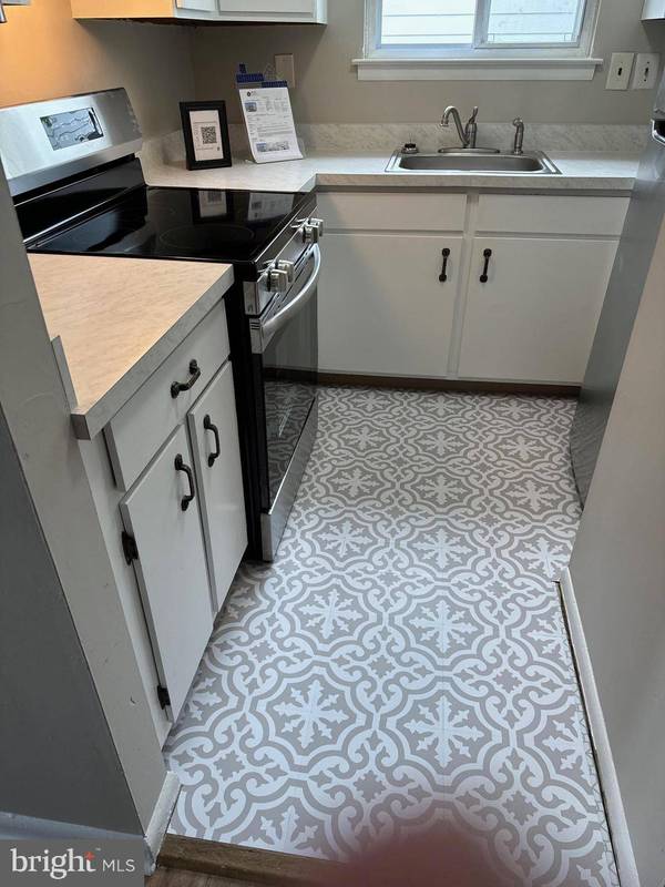 225 STATION AVE, Westville, NJ 08093