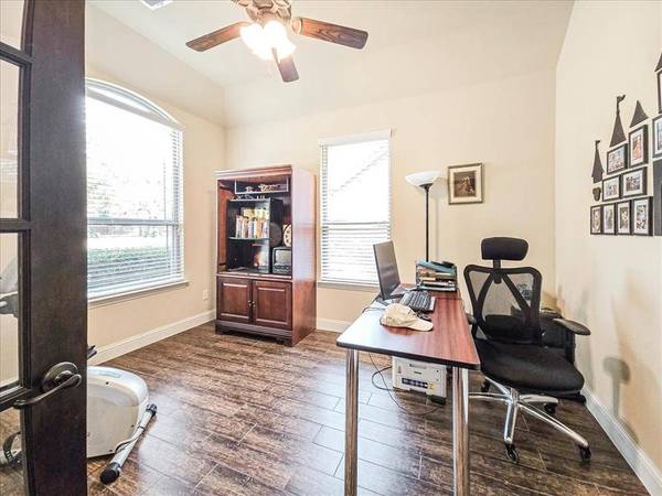 1628 Barrel Oak Drive, Fort Worth, TX 76028