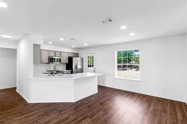 407 Phillips Circle, Kaufman, TX 75142