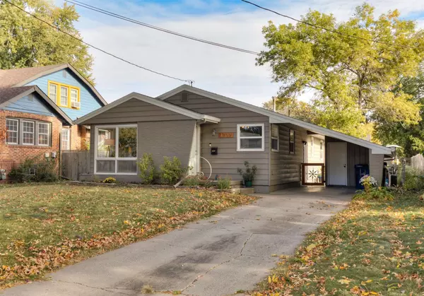 1709 Beaver Avenue, Des Moines, IA 50310