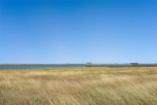 3041 Camp Hulen DR, Palacios, TX 77465