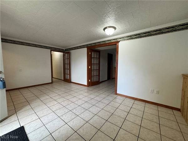 48670 Center ST, St. Clairsville, OH 43950