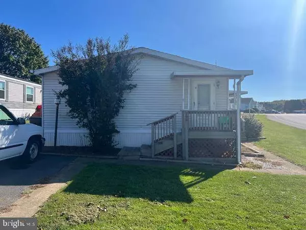 200 FINCH CT, Lancaster, PA 17603