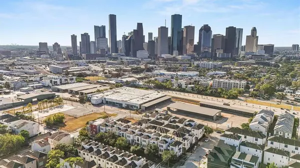 1733 Edwards ST, Houston, TX 77007