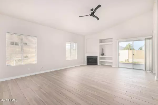 2920 E NISBET Court, Phoenix, AZ 85032