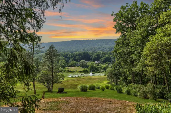 2321 SPRUCE DR, Harrisburg, PA 17112