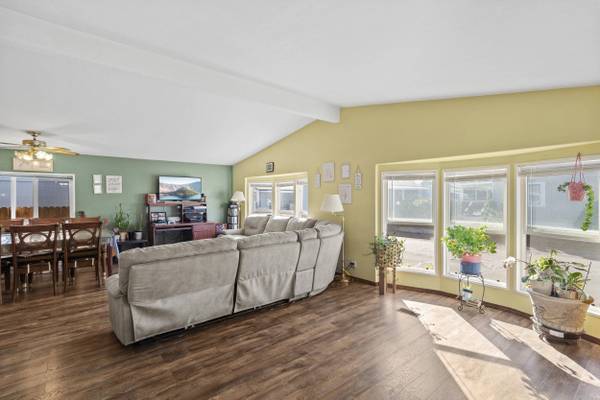 1570 Peach ST #SPC 90, Medford, OR 97501