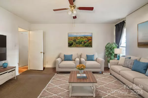 7515 Bramblewood DR, Charlotte, NC 28217