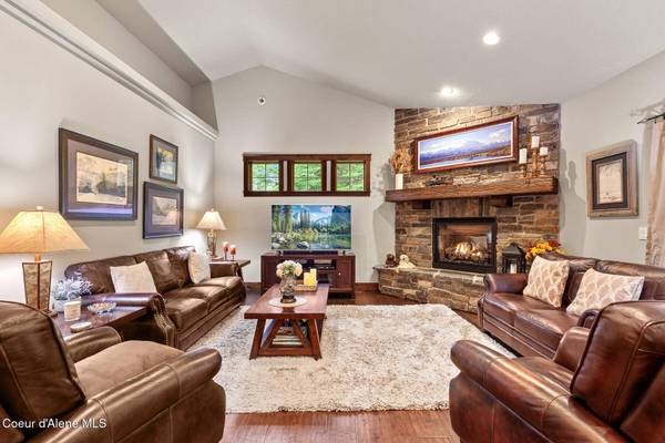 12226 N PEBBLE CREEK DR, Hayden, ID 83835