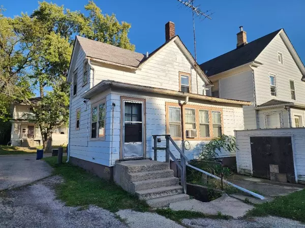 226 Sherman PL, Waukegan, IL 60085