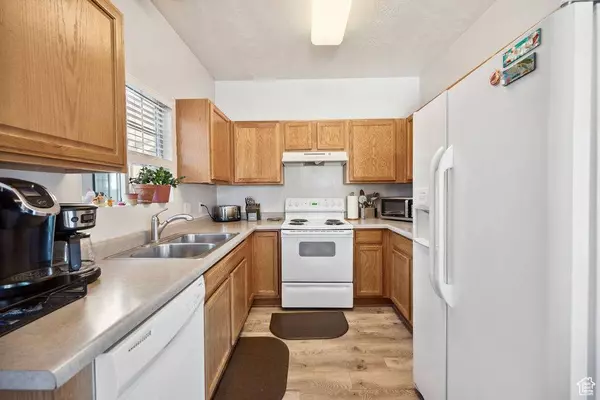 1898 W POINTE LOOP, Lehi, UT 84043