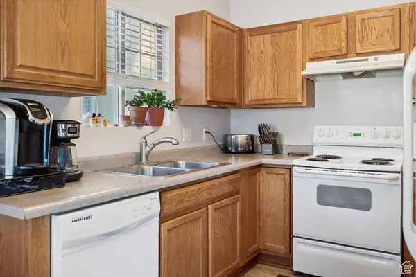 1898 W POINTE LOOP, Lehi, UT 84043