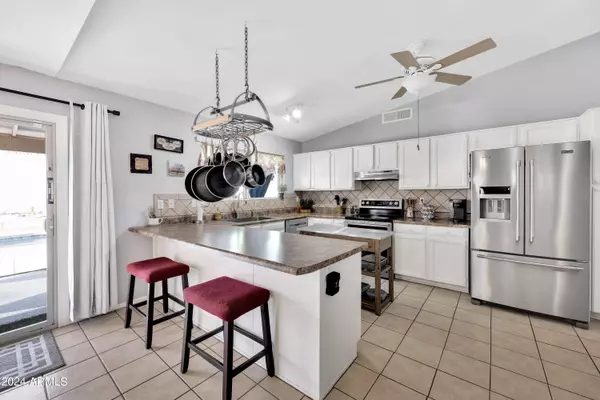 4764 E OLNEY Drive, Phoenix, AZ 85044