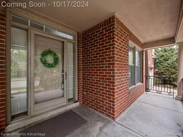 29157 Hemingway Drive, Novi, MI 48377