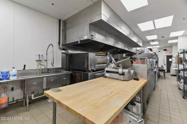 583 River Avenue, Fair Haven, NJ 07704