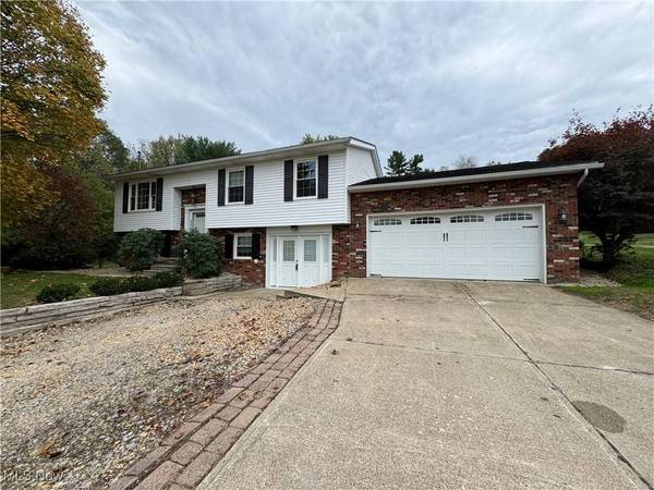 48670 Center ST, St. Clairsville, OH 43950