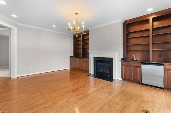 1310 Telfon CIR, Chesapeake, VA 23320