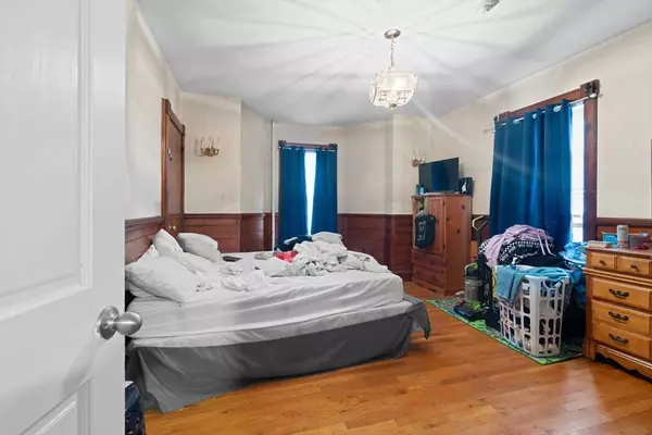 94 Central St, Leominster, MA 01453