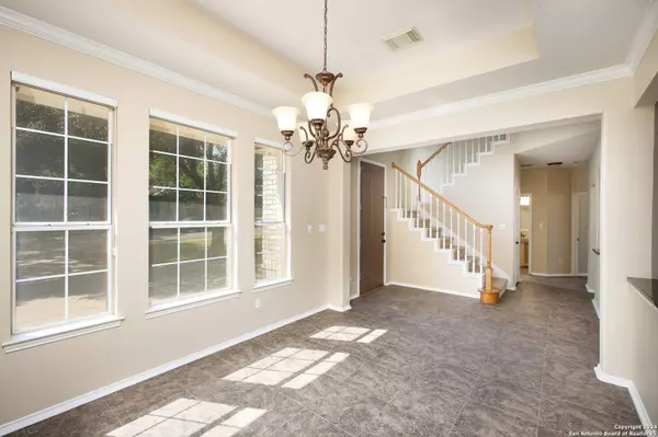 225 Oak Creek Dr, Cibolo, TX 78108