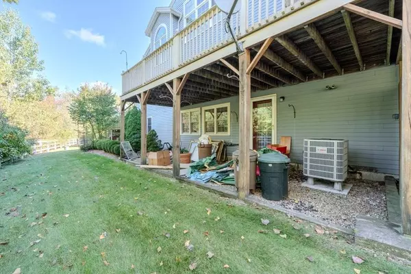 96 Colonial Dr #96, Sturbridge, MA 01566