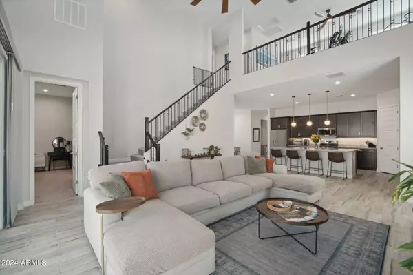 10206 W SALTER Drive, Peoria, AZ 85382