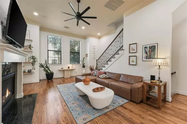 1733 Edwards ST, Houston, TX 77007