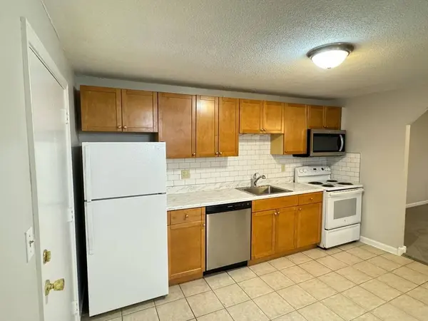 4 Hazelwood Ave #10, Dracut, MA 01826