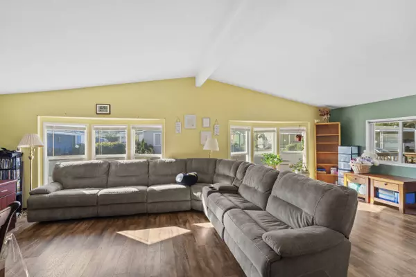 1570 Peach ST #SPC 90, Medford, OR 97501