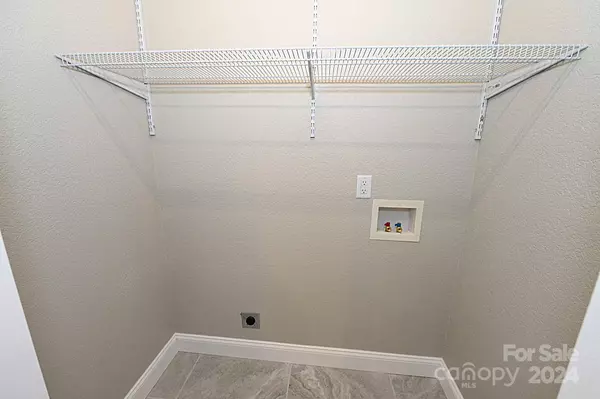 588 Evergreen ST, Hudson, NC 28638