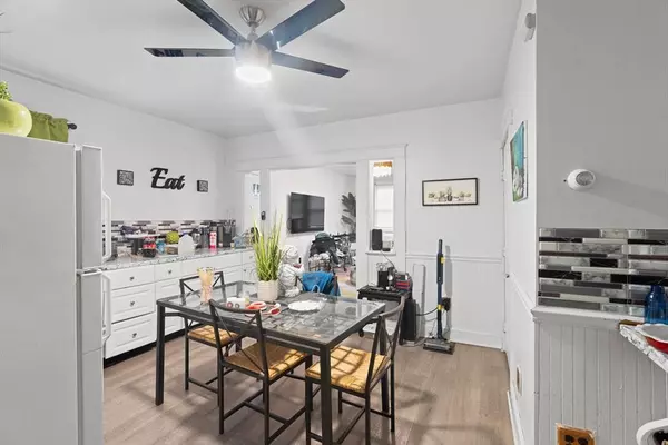 94 Central St, Leominster, MA 01453