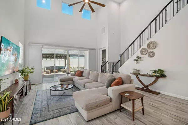 10206 W SALTER Drive, Peoria, AZ 85382